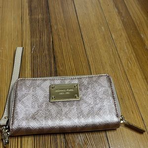 Micheal kors wallet